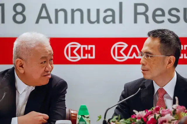霍建宁打辅助	，李嘉诚家族攒下1600亿现金