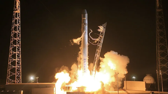 富国银行：SpaceX无线业务将冲击传统运营商	，而铁塔房地产投资信托基金将“悄然”获利