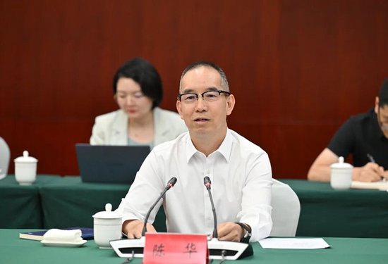 遵义市与茅台集团座谈会召开