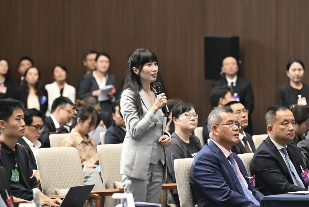 第38次上海市市长国际企业家咨询会议举行新闻发布会，朱忠明市长答记者问