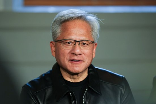 黄仁勋称CoreWeave财务实力改善 英伟达无需为其提供兜底支持